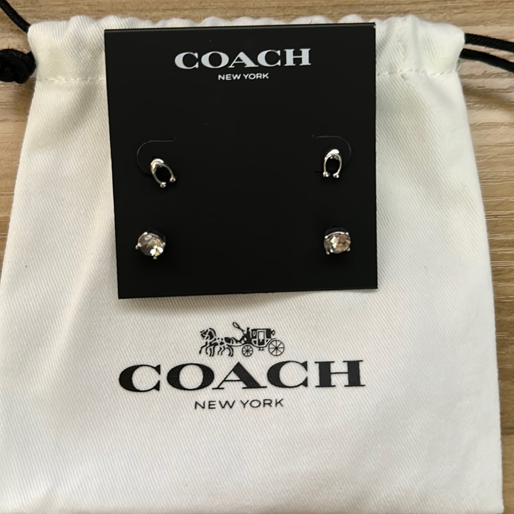 Coach Signature C stud earrings set